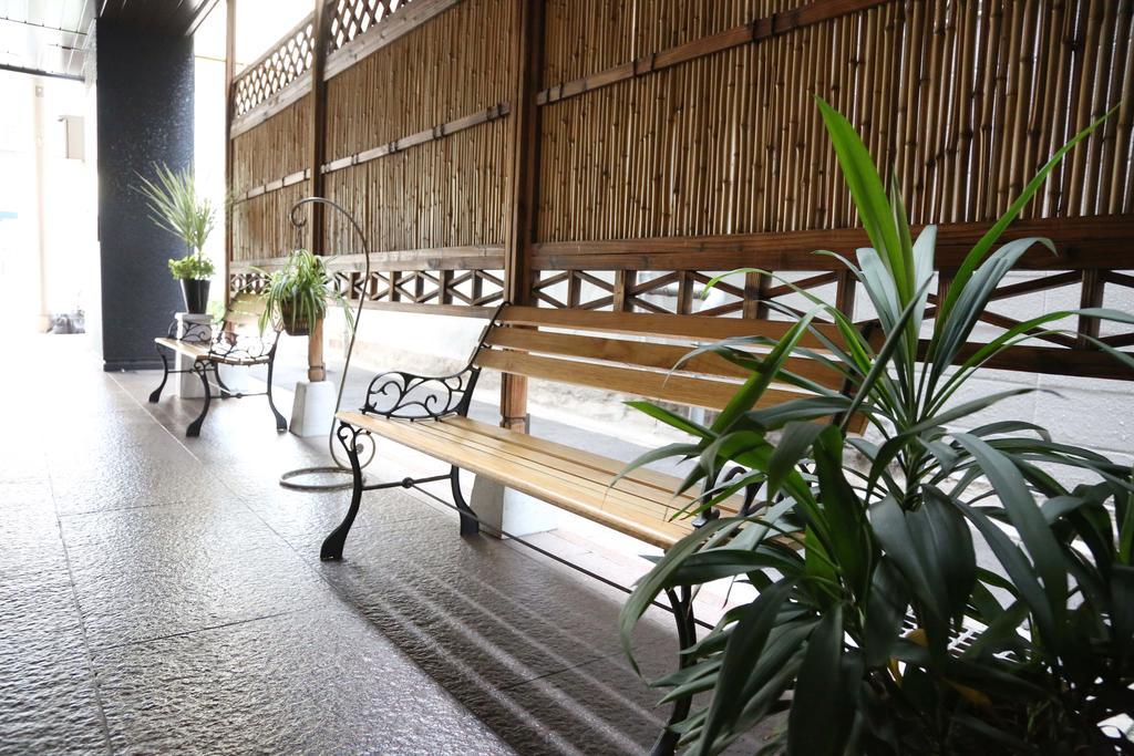Hotel Tomato Куре Екстериор снимка