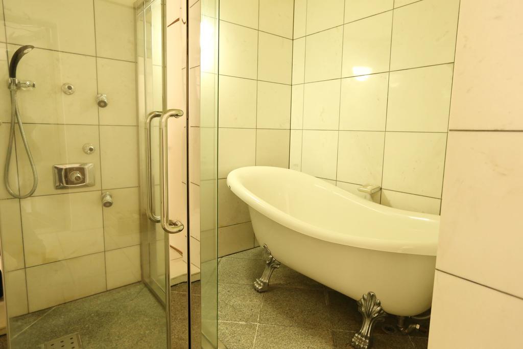 Hotel Tomato Куре Екстериор снимка